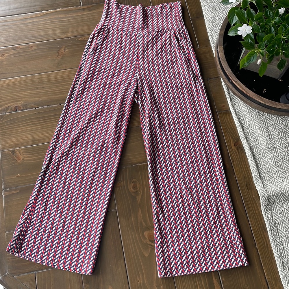 CAbi Kelly Wide Leg Crop Pant